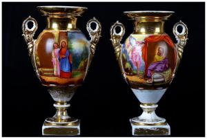 Coppia di piccoli vasi ad anfora in porcellana del 1800 decorati con scene bibliche