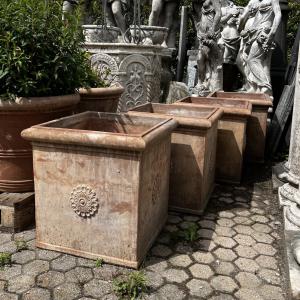 DARS721 - N.5 Vasi in terracotta lavorati a mano, misure cm L 52 x H 52 x P 52