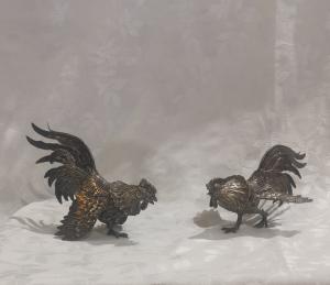 Coppia di galli in argento  