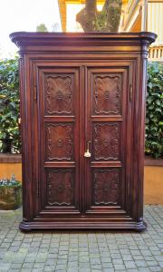 18th century Piedmontese Louis XVI antique sideboard cabinet.