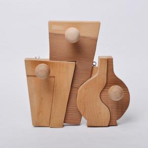 Holzgarderobe mit "Vasen" - O/5719 -