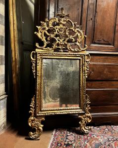 SPECC578- CARVED AND GILDED MIRROR WITH LARGE PIERCED CREST, 18TH CENTURY, Dimensions cm W 77 x H 152