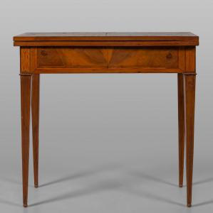 Mesa de jogo Luís XVI com tampo dobrável, Toscana, século XVIII