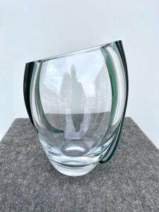 Vaso in vetro pesante con applicazioni Verdi in rilievo.Murano.