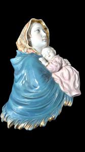 Keramik-Reliefplakette: Madonna mit Kind.