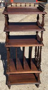 Etagere em mogno