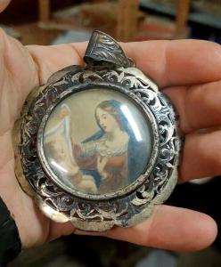 Miniatura ciondolo Dipinto Madonna Con Bambino  Cornice Argento Traforato