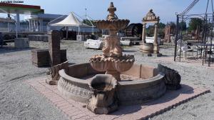 Fontana in pietra serena