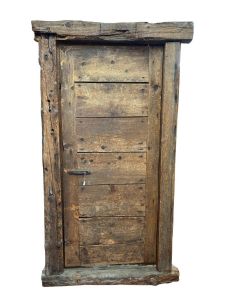 Porta in larice con telaio originale, zona alpina
