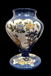 Vaso in maiolica con decoro a medaglioni con figure orientali.Felice Clerici.Milano.