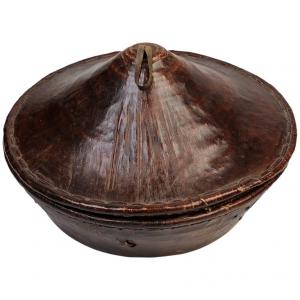 Leather-covered basket with lid - O/3272