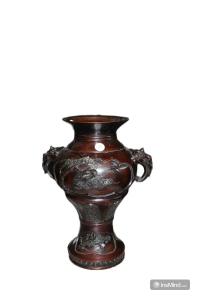 Grande Vaso Chinês do século XIX em Bronze com Animais em Relevo