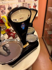 Bilancia Berkel modello 900 Restaurata nera