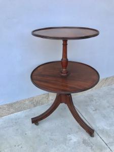 Mesa de Cavalete Circular Inglesa em Mogno com Prateleiras - Restaurada (em andamento)_car 2414