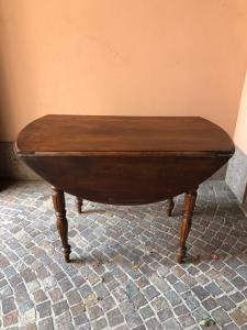 Tavolo a bandelle
