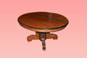 French Louis Philippe extendable oval table from the 1800s in walnut wood with ebonized edge