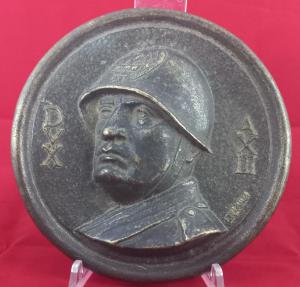 Placca in bronzo raffigurante Benito Mussolini