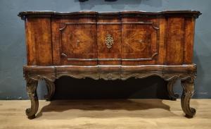 CREDENZA MOSSA LOMBARDA IN NOCE DEL 700