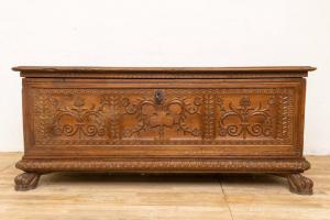 Cassapanca piemontese in noce, Piedmontese walnut chest