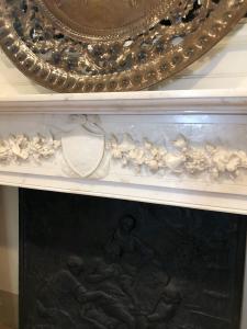 Kamin aus Statuario-Marmor