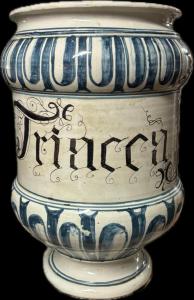 Vaso da farmacia , in maiolica , Bassano , XVII secolo, altezza cm 39,5  VENDUTO