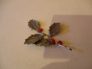 PICCOLA SCULTURA IN ARGENTO 800 FIGURINA RAMETTO DI AGRIFOGLIO