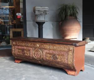Cassone Nuziale em Pastiglia, Toscana, século XVI