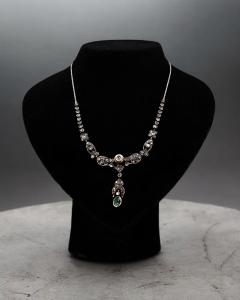 Collana In Argento, Oro, Rose Di Diamanti Con Pendente in Smeraldo - Italia Inizio XX Secolo