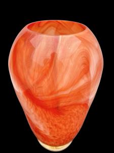 Vaso in vetro incamiciato con variegature lattimo e foglia oro.Manifattura Barovier & Toso.Murano.
