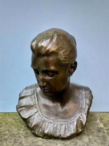 busto femminile  scultura in bronzo  a cera persa di  Carlo Cantoni (1872-1944) cm 42x35