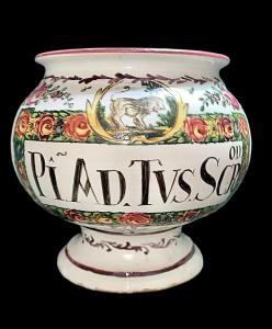 Globale Majolika-Apothekengefäß mit Rosendekor und Apothekensymbol. Casali e Callegari. Pesaro.