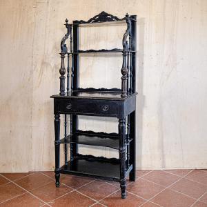 Estantería de madera de nogal