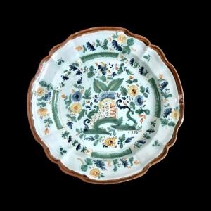 Majolica plate decorated in the "ponticello" style, Bartolucci Manufacturer of Urbania-Pesaro