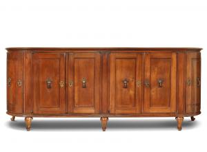 Eccezionale credenza in legno di noce massello