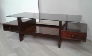 Mesa de centro vintage em teca com tampo de vidro - modernariato - anos 60/70 - sala de estar - lindíssima!