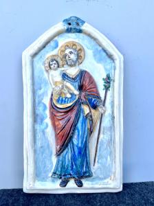 Formella devozionale in maiolica raffigurante San Giuseppe e Gesu’Bambino.Imola