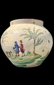 Kugelförmige Majolika-Vase, verziert mit Figuren in ländlicher Umgebung. Mailand.