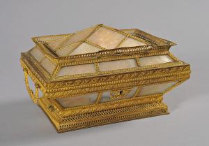 Vergoldete Bronzedose und graviertes Perlmutt, Frankreich, Zeitraum Karl X. um 1820-1830