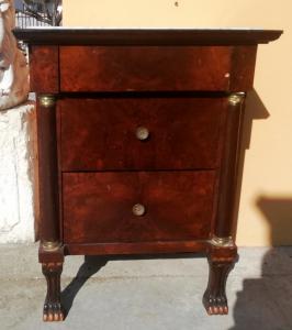 comodino di grandi dimensioni, del 1900