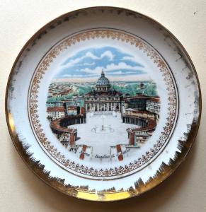 Porcelain plate: St. Peter's Basilica in Rome