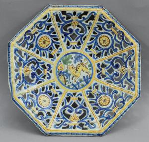 Openwork polychrome ceramic bowl from Savona, octagonal shape, 18th century