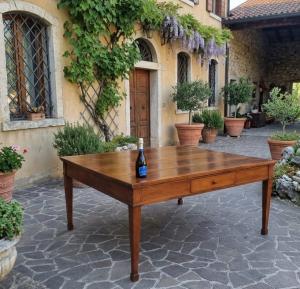 Tavolo in noce del 700 Direttorio Veneto