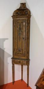 Seltene kleine lackierte Eckvitrine Louis XVI