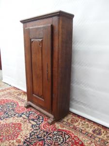 ARMADIO-STIPO RUSTICO A UNA PORTA IN ROVERE EPOCA 700 SAVOIA   cm L86xP30xH150