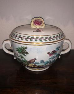 Puerperal cup in 'bastard mass' porcelain, decorated with birds in a rural setting. Doccia, Ginori.