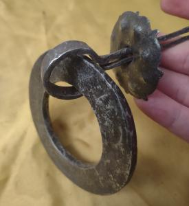Maniglia di porta in ferro forgiato XVII secolo