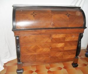 Roll-top desk