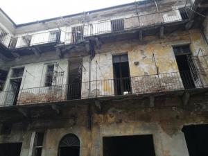 Guarda-corpo de ferro pregado