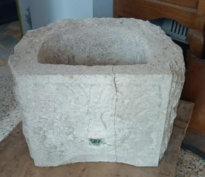 Antica vasca da fontana in pietra scolpita Toscana XVII\XVIII secolo