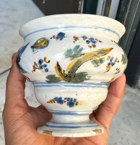 Piccolo vaso in maiolica di Savona